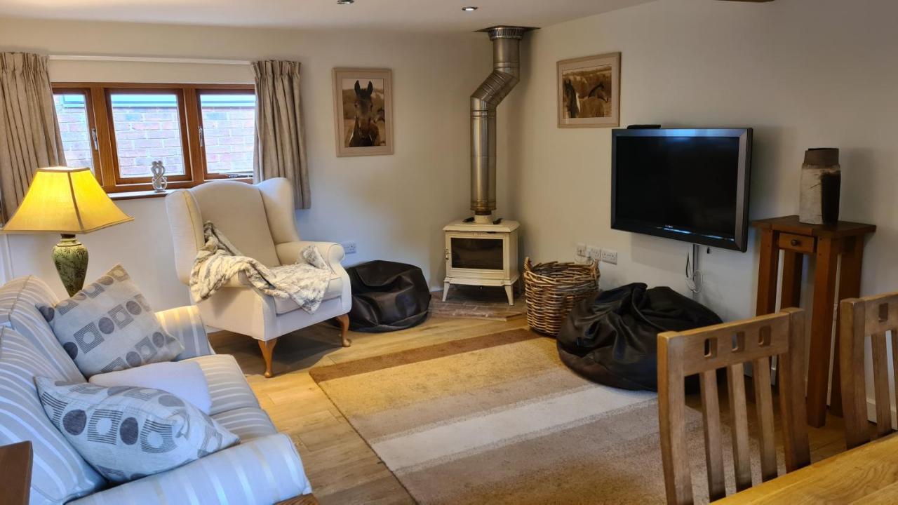 Narnia Villa Wem Екстериор снимка